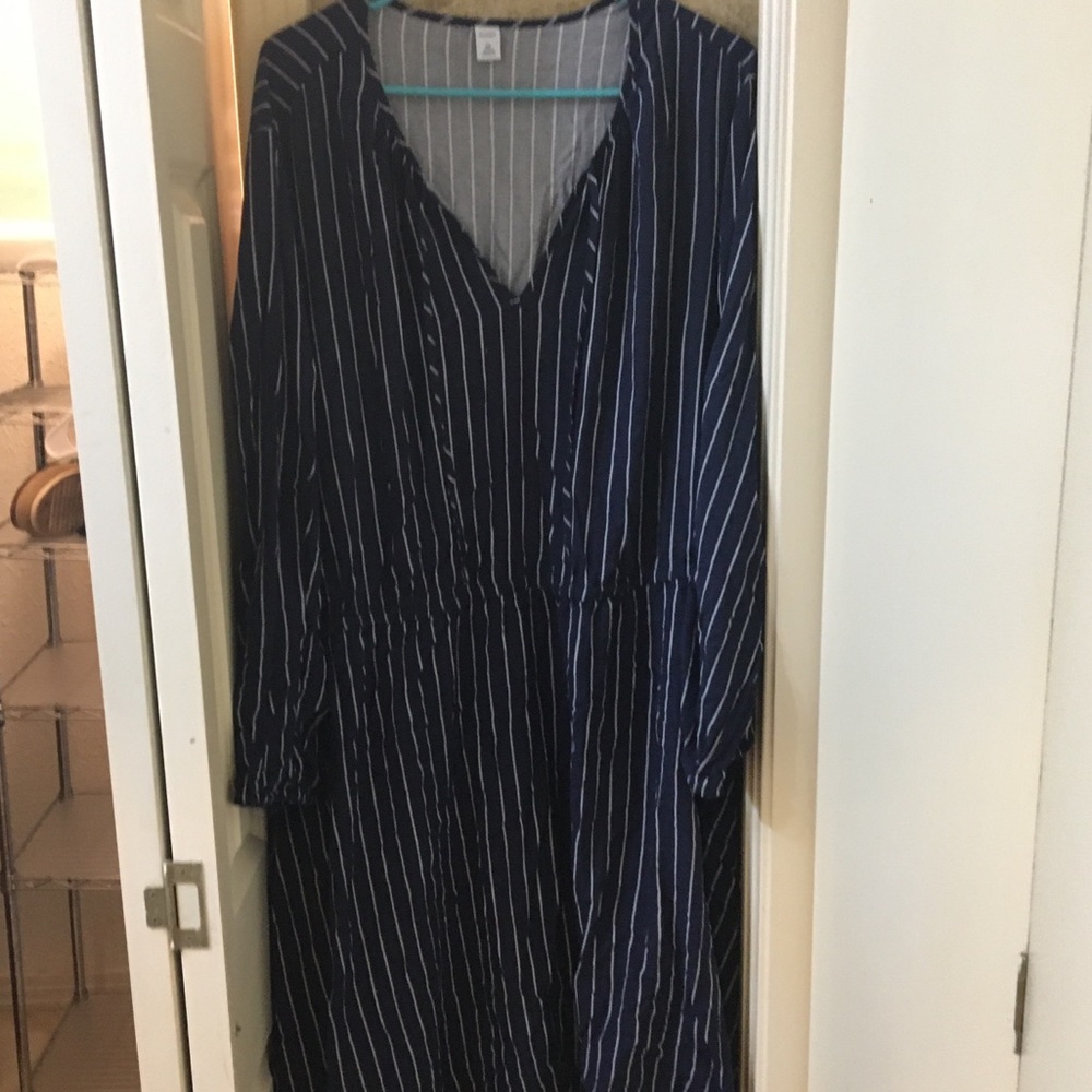 Old Navy long sleeve pinned stripe dress